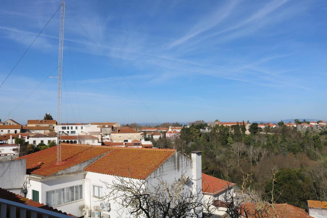 Villa Graca -Hostels And Apartments Santarém エクステリア 写真