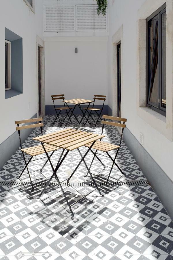 Villa Graca -Hostels And Apartments Santarém エクステリア 写真